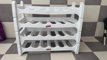 Plastic wijnrek stapelbaar CURVER beschikbaar voor biedingen