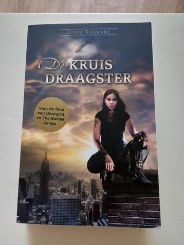 De Kruisdraagster - YA Boek - Lydia Schwarz beschikbaar voor biedingen