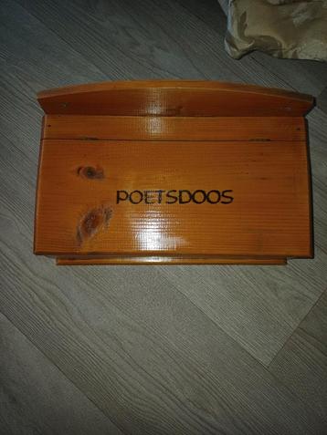 Vintage Schoenenpoetsdoos met Borstels beschikbaar voor biedingen