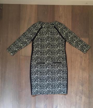 NIEUW jurkje zwart-wit met print; travelstof; mt small beschikbaar voor biedingen