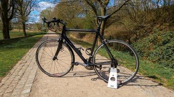 Carbon road bike (Fuji team pro 2008-2012?) beschikbaar voor biedingen