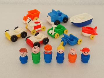 Lot Fisher-Price met 6 figuren en 9 voertuigen beschikbaar voor biedingen