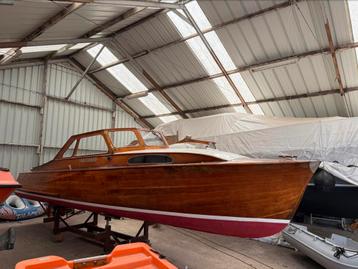 Klassieke mahoniehouten kajuitboot Zweeds design beschikbaar voor biedingen