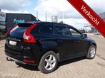Volvo XC60 AWD 2.4 5 CYL Euro6 Xenon Clima Cruise Pdc Trekha, Automaat, Gebruikt, 2000 kg, Zwart