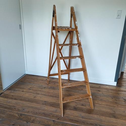 Mooie vintage Schilder Trap 150cm, Doe-het-zelf en Verbouw, Ladders en Trappen, Gebruikt, Trap, Minder dan 2 meter, Opvouwbaar of Inschuifbaar