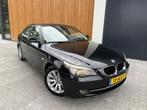 BMW 5-serie 520i Business Line Edition|Automaat|Lmv, Auto's, Automaat, Beige, 4 cilinders, 1465 kg