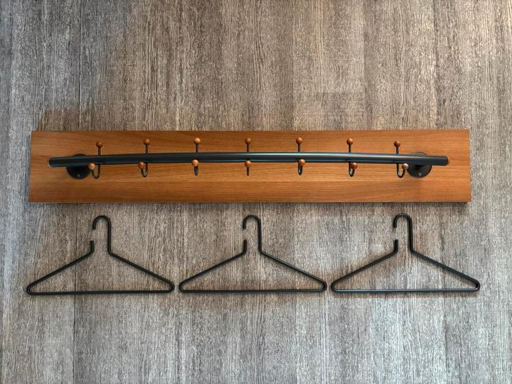 Kapstok van metaal met houten achterplaat, Huis en Inrichting, Woonaccessoires | Kapstokken, Zo goed als nieuw, Wandkapstok, Metaal