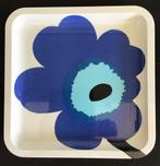 Marimekko dienblad met blauw bloem motief, Ophalen, Gebruikt, Vierkant, Kunststof
