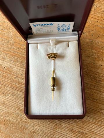 Gouden FNV Speldje met Robijn in Originele Doos beschikbaar voor biedingen