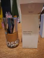 Glossier Stretch Fluid Foundation - Medium 4, Gehele gezicht, Nieuw, Ophalen of Verzenden, Make-up