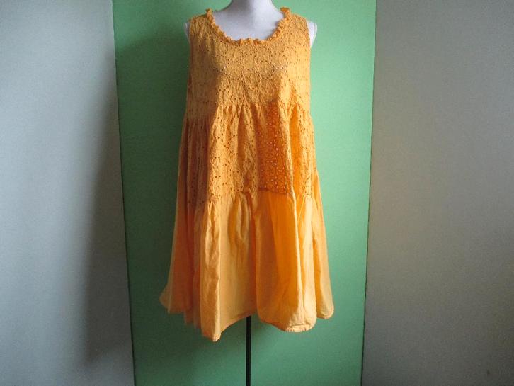 MILLENIUM jurk (one size fits all), Kleding | Dames, Jurken, Zo goed als nieuw, Maat 38/40 (M), Geel, Onder de knie, Verzenden