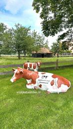 Beeld kalf, kunststof koe, kunst koe, melk koe, koeien., Tuin en Terras, Tuinbeelden, Ophalen, Nieuw, Kunststof, Dierenbeeld