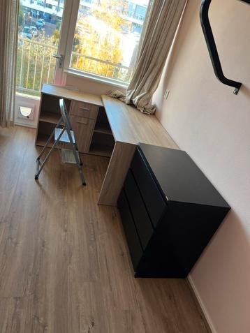 Hoekbureau hout met opbergruimte beschikbaar voor biedingen