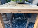 Teaktafel met vier wickerstoelen met kussens, Ophalen, Gebruikt