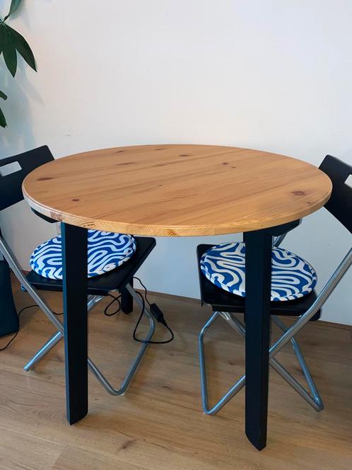 Ronde eettafel IKEA Gamlared + 2 klapstoeltjes, Huis en Inrichting, Tafels | Eettafels, Zo goed als nieuw, 50 tot 100 cm, 50 tot 100 cm