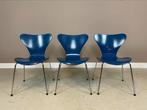 3 Fritz Hansen vlinderstoelen 7 series Arne Jacobsen ZGAN, Huis en Inrichting, Stoelen, Ophalen, Drie, Blauw, Zo goed als nieuw