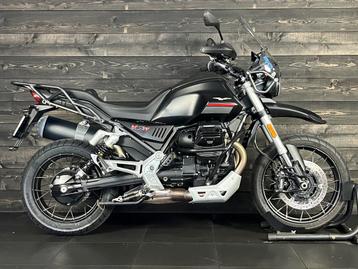 Moto Guzzi V85 TT NERO ETNA (bj 2022) beschikbaar voor biedingen