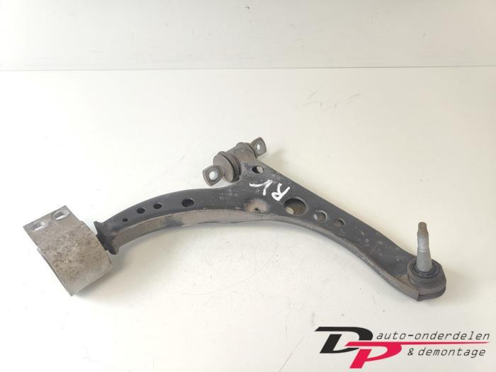 Draagarm rechts-voor van een Opel Astra
