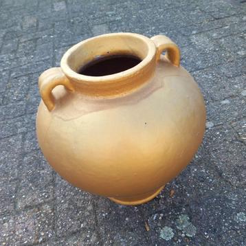 stenen vaas beschikbaar voor biedingen