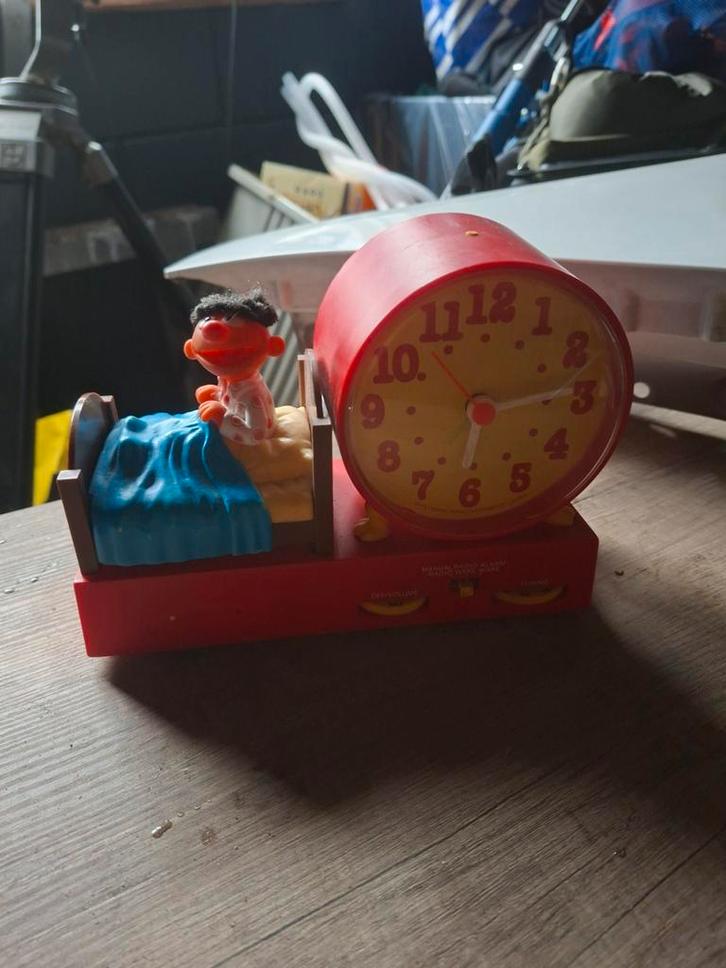 Vintage Ernie Wekker - Sesamstraat, Huis en Inrichting, Woonaccessoires | Klokken, Gebruikt, Wekker of Tafelklok, Analoog, Ophalen of Verzenden