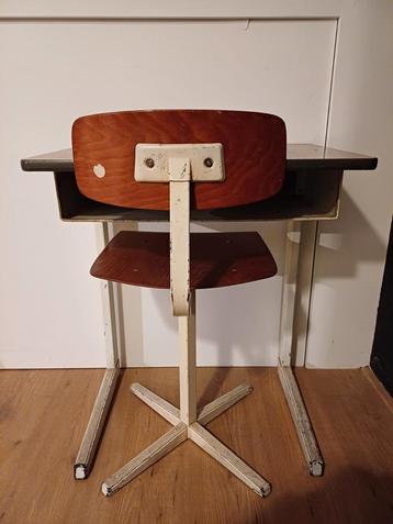 Vintage bureautje en stoeltje 