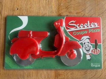 Scooter Pizzasnijder – Origineel & Leuk Cadeau  beschikbaar voor biedingen