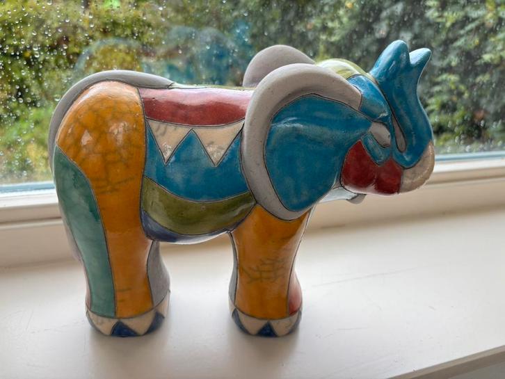 Handgemaakte raku olifant, Verzamelen, Beelden en Beeldjes, Zo goed als nieuw, Dier, Ophalen of Verzenden