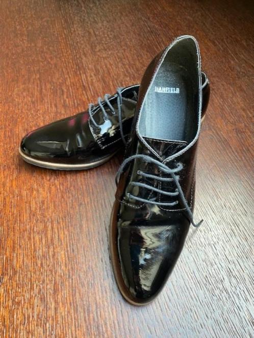 MANFIELD zwarte veterschoen lak-leer maat 40, Kleding | Dames, Schoenen, Zo goed als nieuw, Schoenen met lage hakken, Zwart, Ophalen of Verzenden