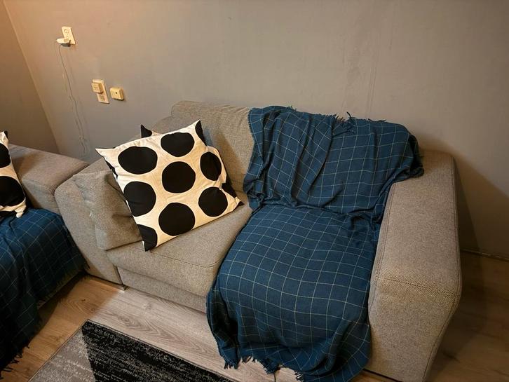 Twee zitsbank, Huis en Inrichting, Banken | Bankstellen, Gebruikt, Rechte bank, Overige maten, 150 tot 200 cm, 75 tot 100 cm, Stof