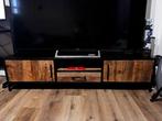 Zwart stalen met massief Mango houten TV Meubel, Huis en Inrichting, Kasten | Televisiemeubels, Ophalen, 150 tot 200 cm, Zo goed als nieuw