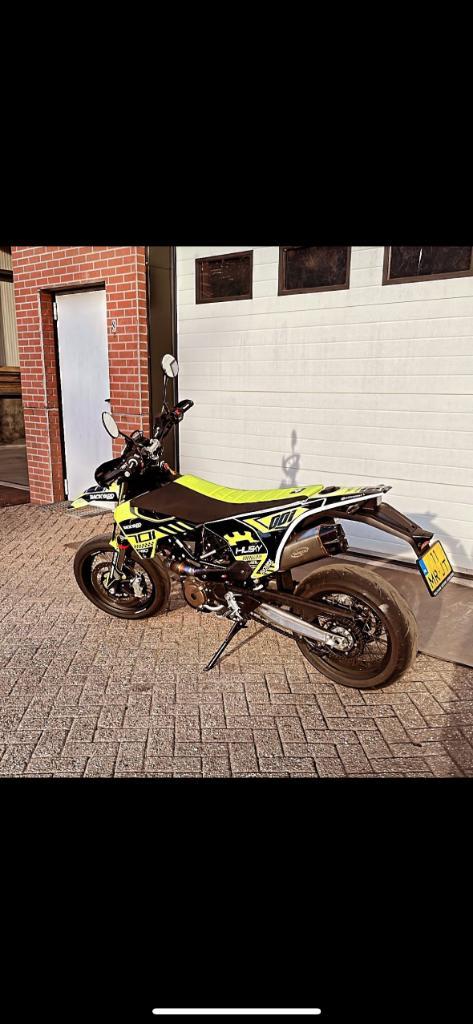 Husqarvarna 701, Motoren, Motoren | Husqvarna, Particulier, SuperMoto, meer dan 35 kW, 1 cilinder, Ophalen