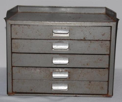 Fifties metalen brievenbakje, gemerkt: Gispen Culemborg, Antiek en Kunst, Curiosa en Brocante, Ophalen of Verzenden