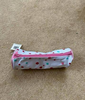 Te Koop: Etui (nieuw) beschikbaar voor biedingen