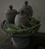 Stoer houten plateau op voet Aura Peeperkorn, Huis en Inrichting, Woonaccessoires | Overige, Ophalen of Verzenden, Nieuw