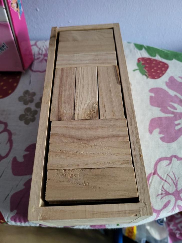 Spellenpakket: Wie is het?, Stratego, Houten spel, Hobby en Vrije tijd, Gezelschapsspellen | Bordspellen, Ophalen