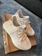 Adidas yeezy v2 wit/creme in maat 36, Wit, Nieuw, Ophalen of Verzenden, Sneakers of Gympen