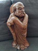 Te koop beeld van man met knabzak houtsnijwerk 40 cm hoog, Antiek en Kunst, Ophalen
