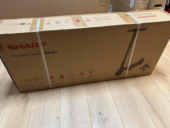 Sharp e-step KS1, Fietsen en Brommers, Steps, Zo goed als nieuw, Elektrische step (E-scooter), Ophalen