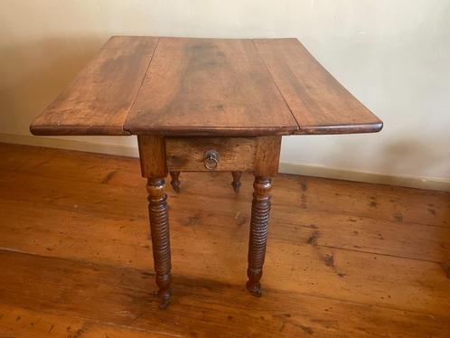 Schitterende Hangoortafel Klaptafel Sidetable noten Frans, Antiek en Kunst, Antiek | Meubels | Tafels, Ophalen