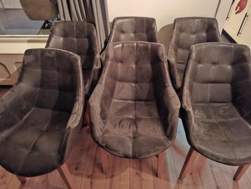 8 eetkamer stoelen gratis ophalen