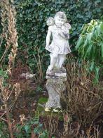 tuin ornament wit stenen meisje op witte  sokkel, Tuin en Terras, Gebruikt, Ophalen