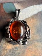 Vintage Zilveren Hanger met Amber, Gebruikt, Overige voorstellingen, Bruin, Ophalen of Verzenden