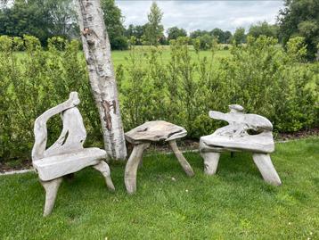 Wortelhout tuinstoelen en tafels beschikbaar voor biedingen
