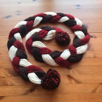Nieuwe gevlochten sjaal rood bruin wit pompons egf 185cm beschikbaar voor biedingen