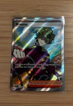 Brassius trainer 135/131 full art | Prismatic Evolutions, Ophalen of Verzenden, Zo goed als nieuw, Losse kaart