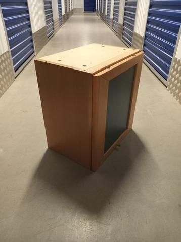 Handige wandkast met klepdeur – compact en stijlvol! 