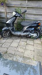 Piaggio Fly 50 4-takt – Olielek, achterband lek – Loop/Sloop, Fietsen en Brommers, Scooters | Piaggio, Gebruikt, Ophalen of Verzenden