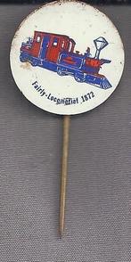 Sp43 treinen speldje: fairly - locomotief 1872, Verzamelen, Speldjes, Pins en Buttons, Ophalen of Verzenden, Gebruikt, Transport