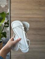 Witte slippers - maat 40, Kleding | Dames, Schoenen, Nieuw, Slippers, Merkloos, Ophalen of Verzenden