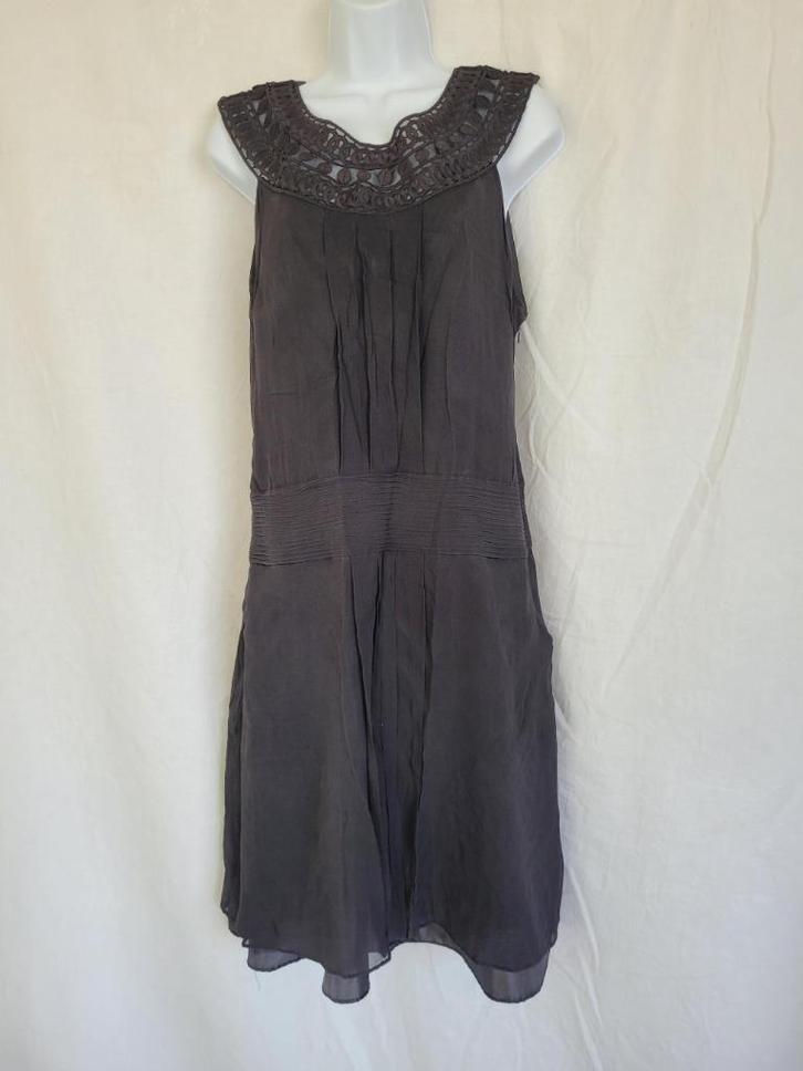 Nette zwarte jurk mooie kraag mt 46 merk Cortefiel, Kleding | Dames, Jurken, Zo goed als nieuw, Maat 46/48 (XL) of groter, Zwart